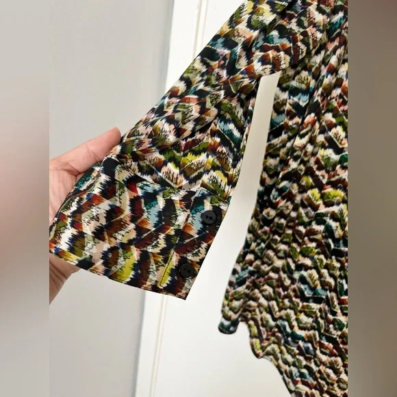 NWOT LIVERPOOL LA multi 3/4 sleeve pop over blouse M - Picture 8 of 9